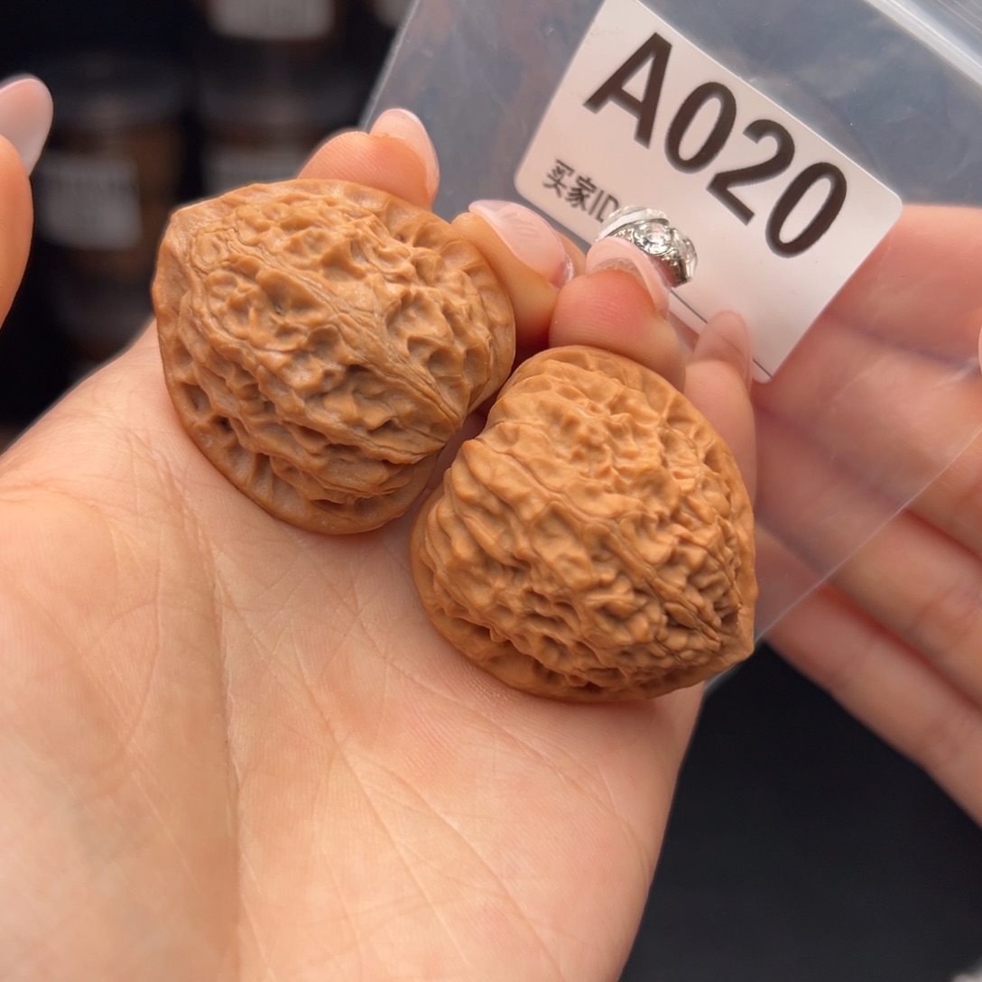 文玩核桃吊坠金牛35+全品