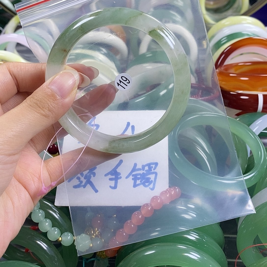 石英质玉手镯未镶嵌61