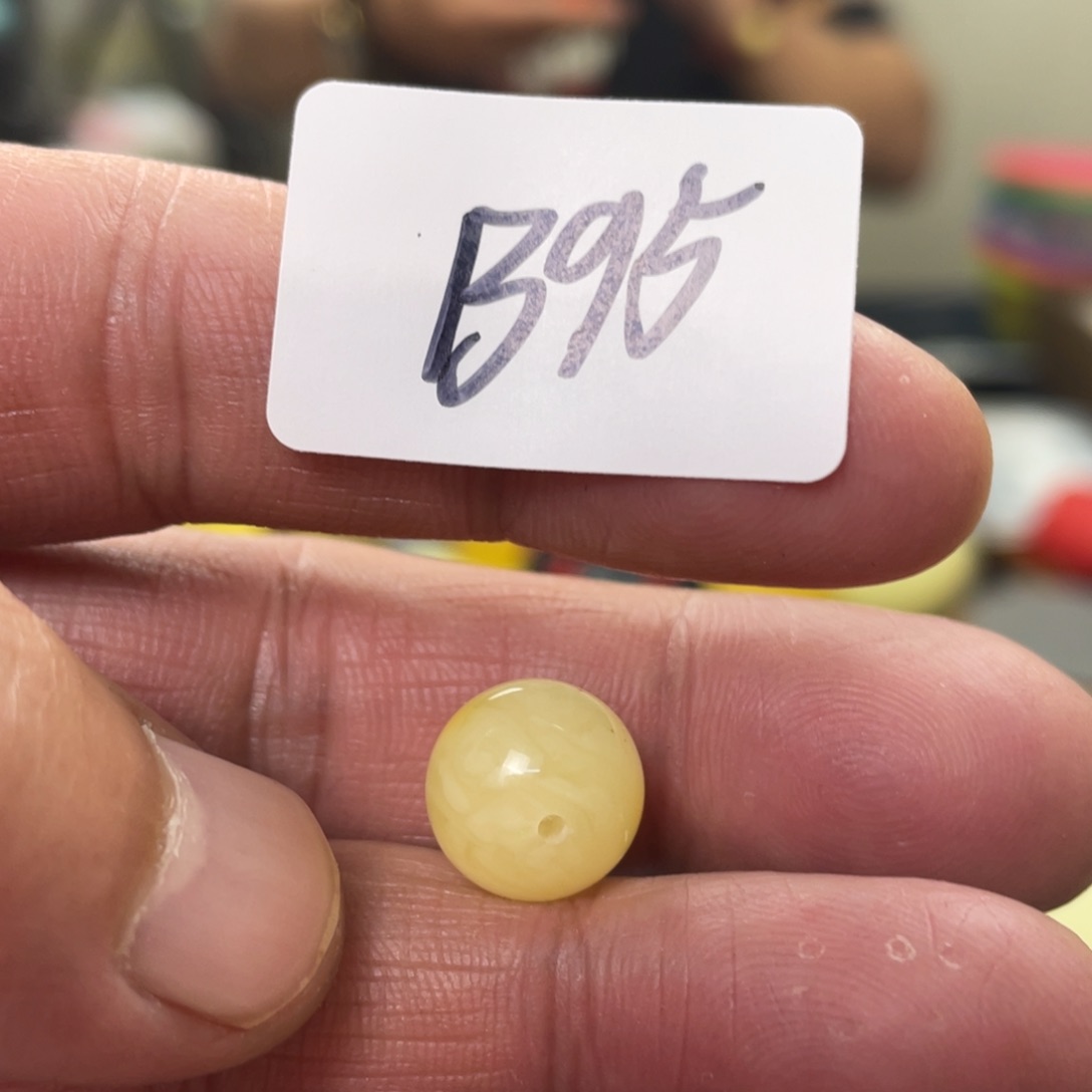 手链琥珀未镶嵌多样性发，发其中一件