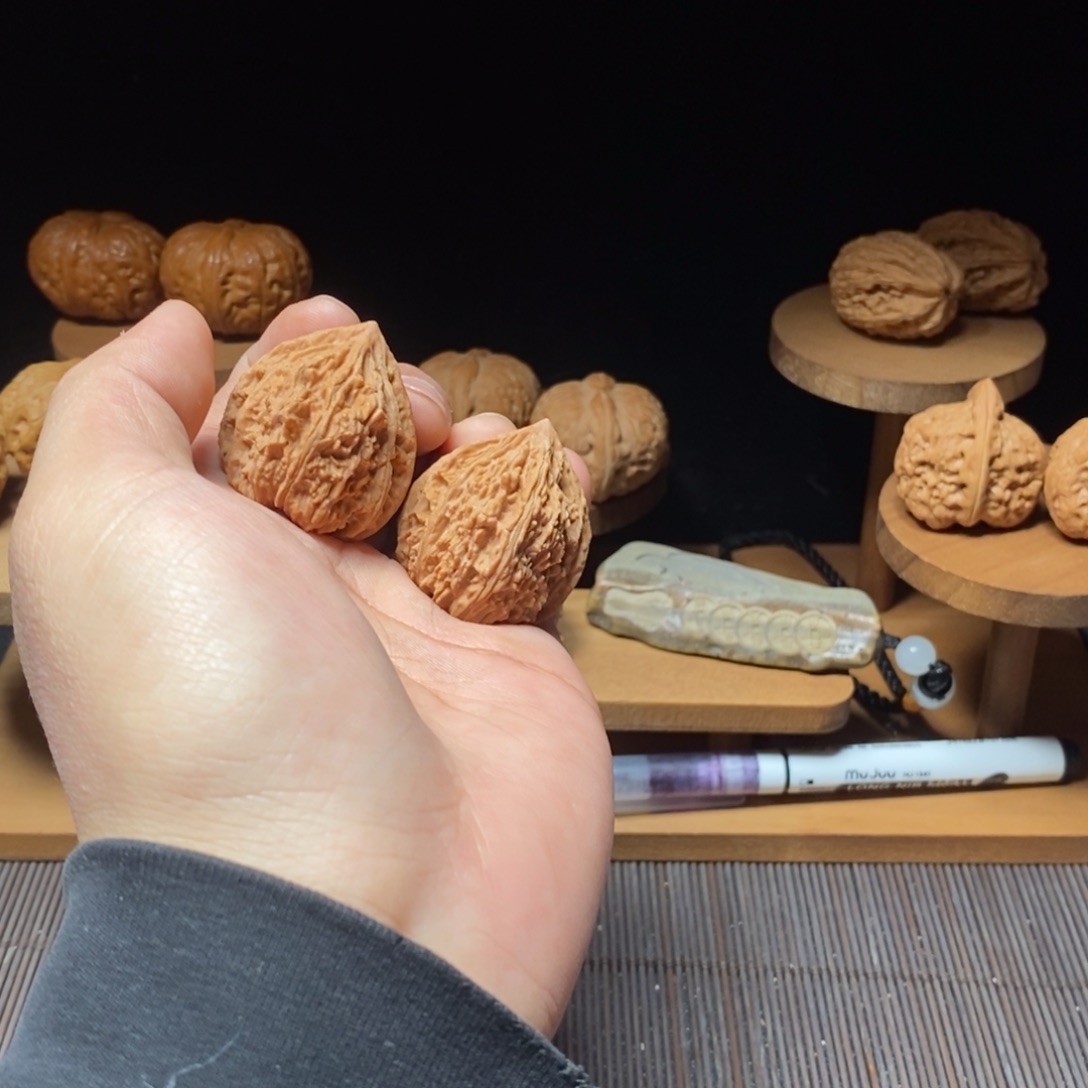 ℡***核桃和松仁玉米的区别在于