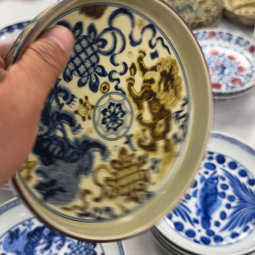 摆件釉里金狮子大壶承