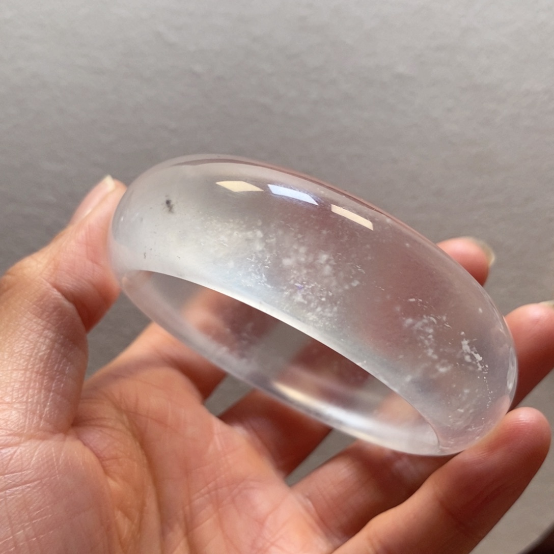 石英质玉手镯未镶嵌