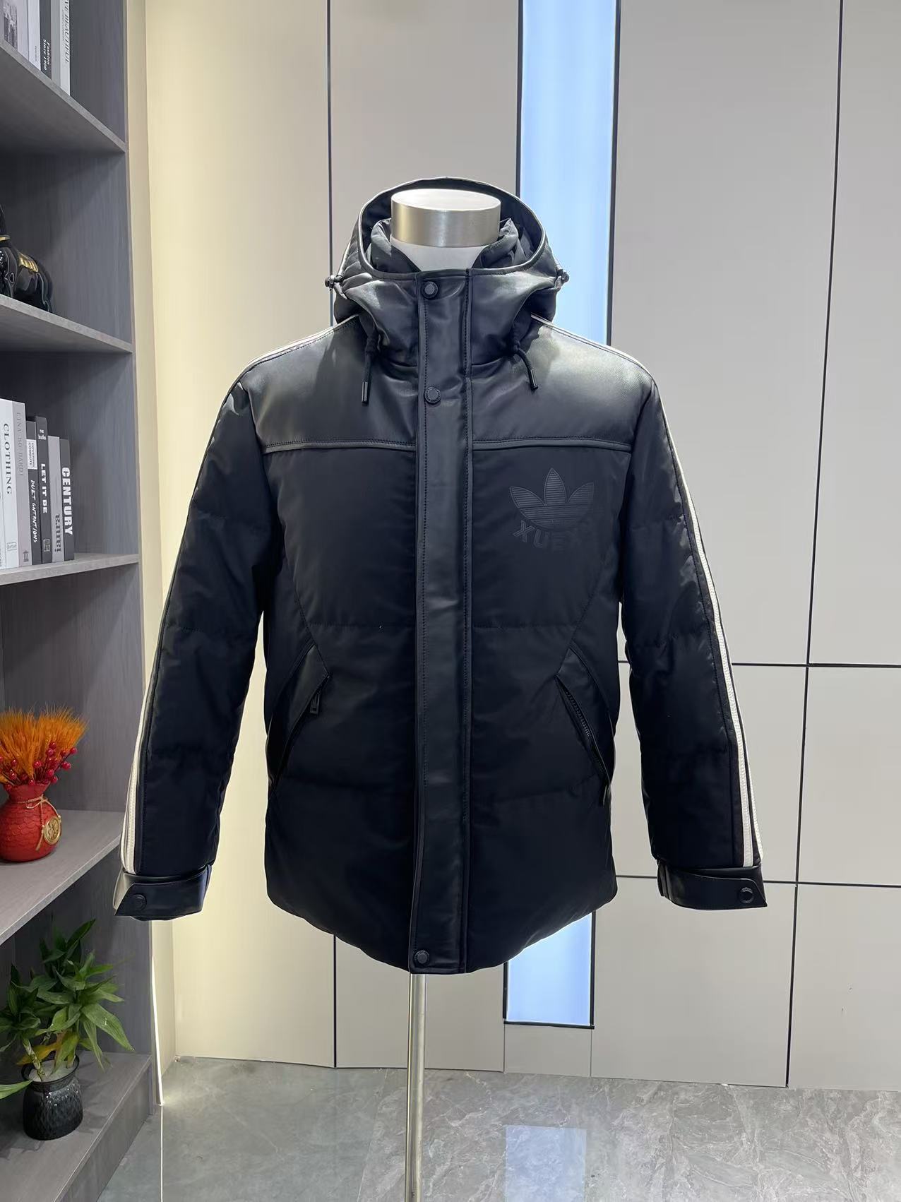 25-069连真皮配布休闲男士外套