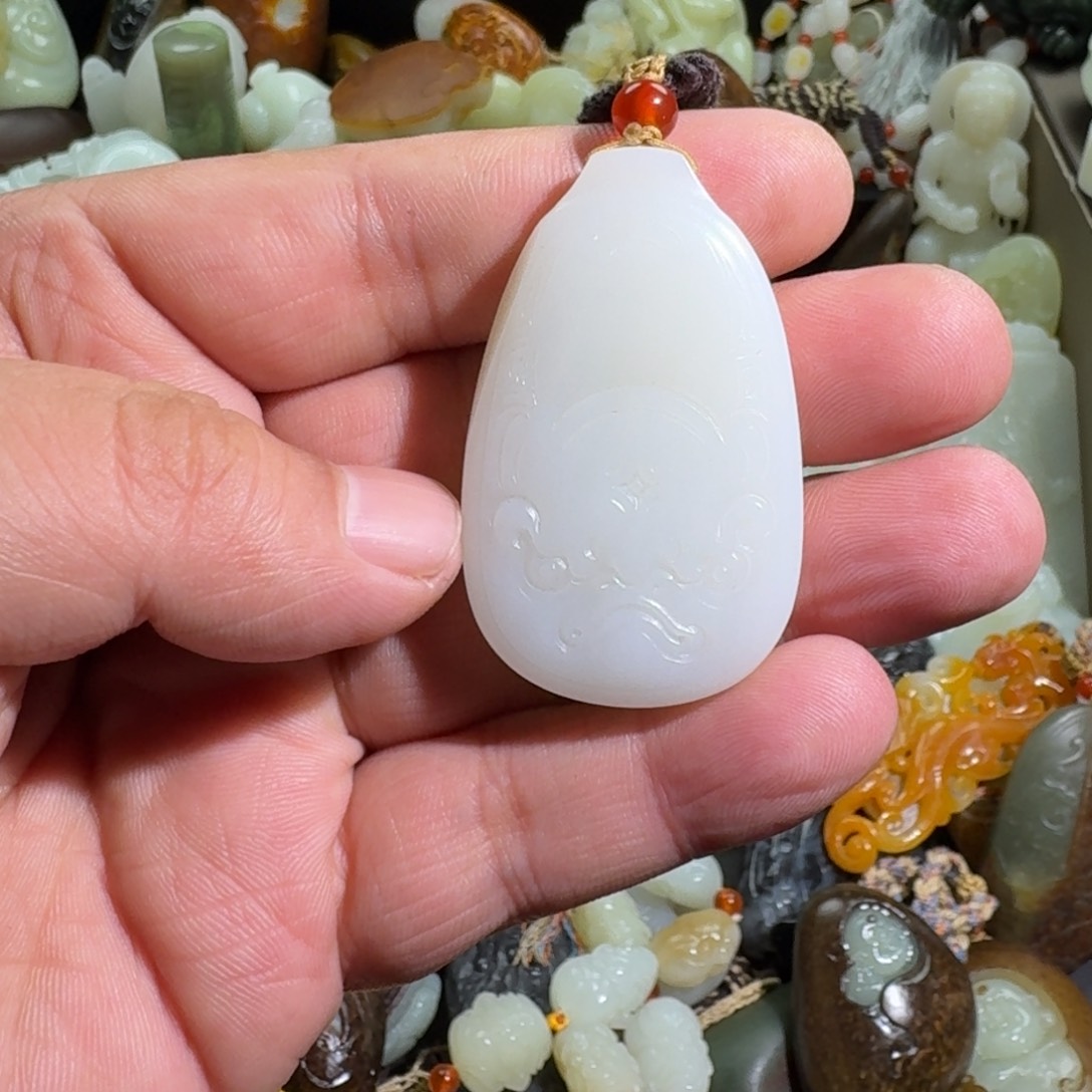 和田玉颈饰未镶嵌