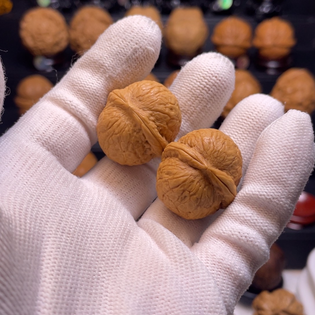 文玩核桃吊坠A6蛇皮球