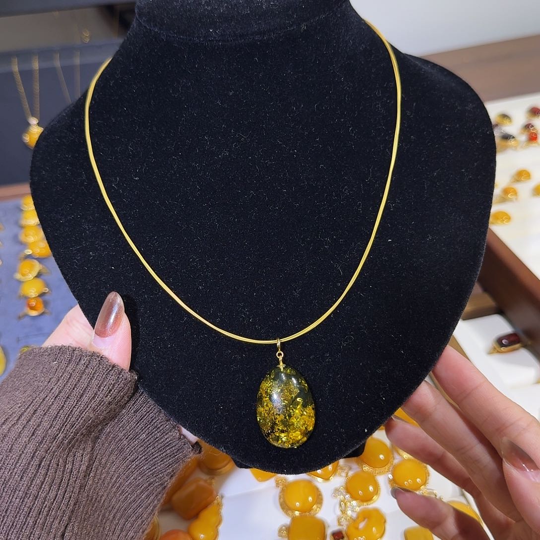 绿珀银S925镀金镶嵌颈饰绿珀项链一套