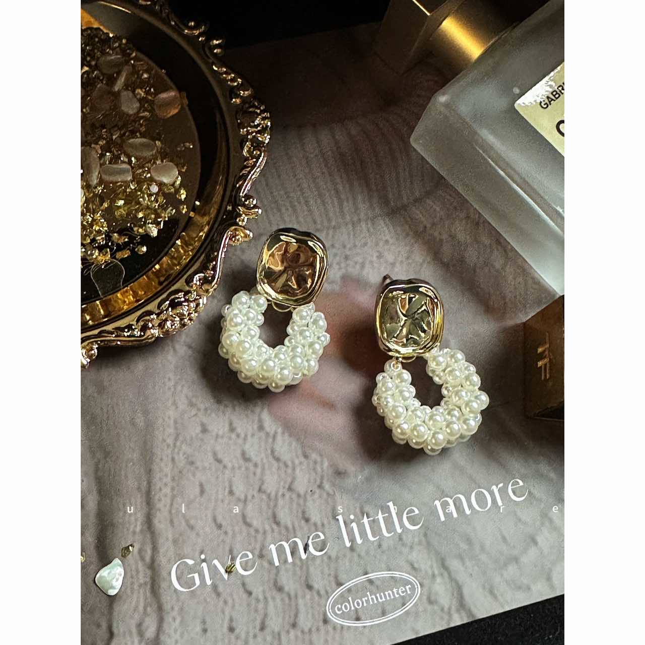 铜合金仿珍珠耳饰 「金合欢」圆形珍珠耳钉女复古百搭无耳洞耳环