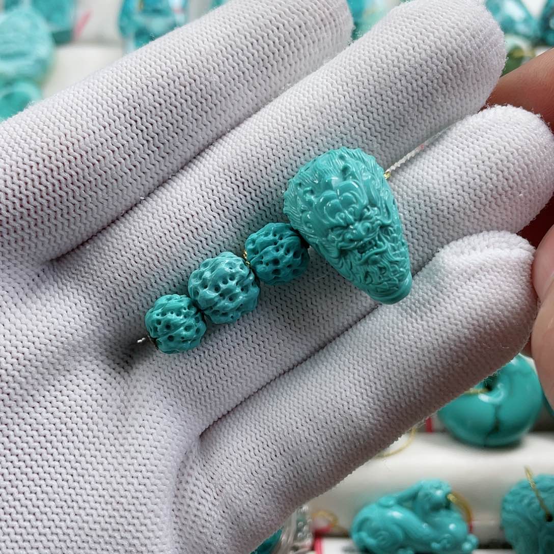 绿松石颈饰未镶嵌