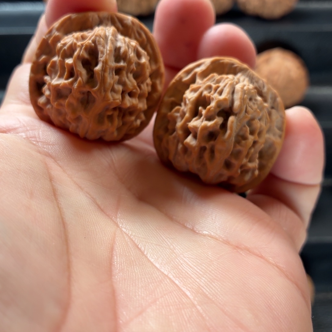 桃核把件野生原树老天地微修35