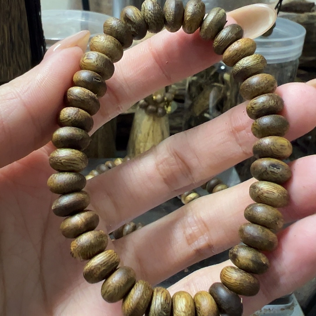 沉香沉香枕卡8瑕疵算盘珠，介意慎拍