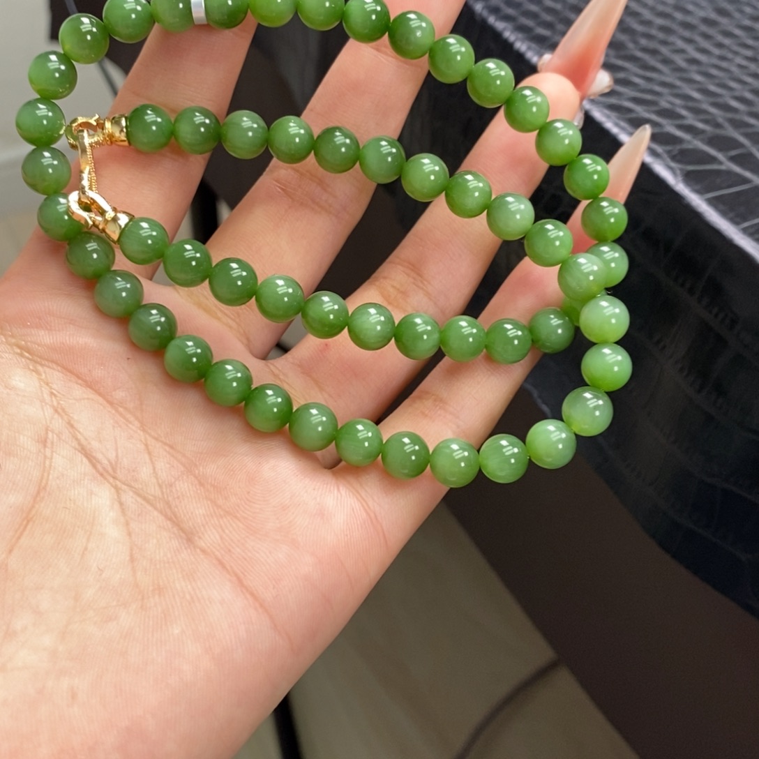 和田玉（碧玉）未镶嵌珠宝奇石