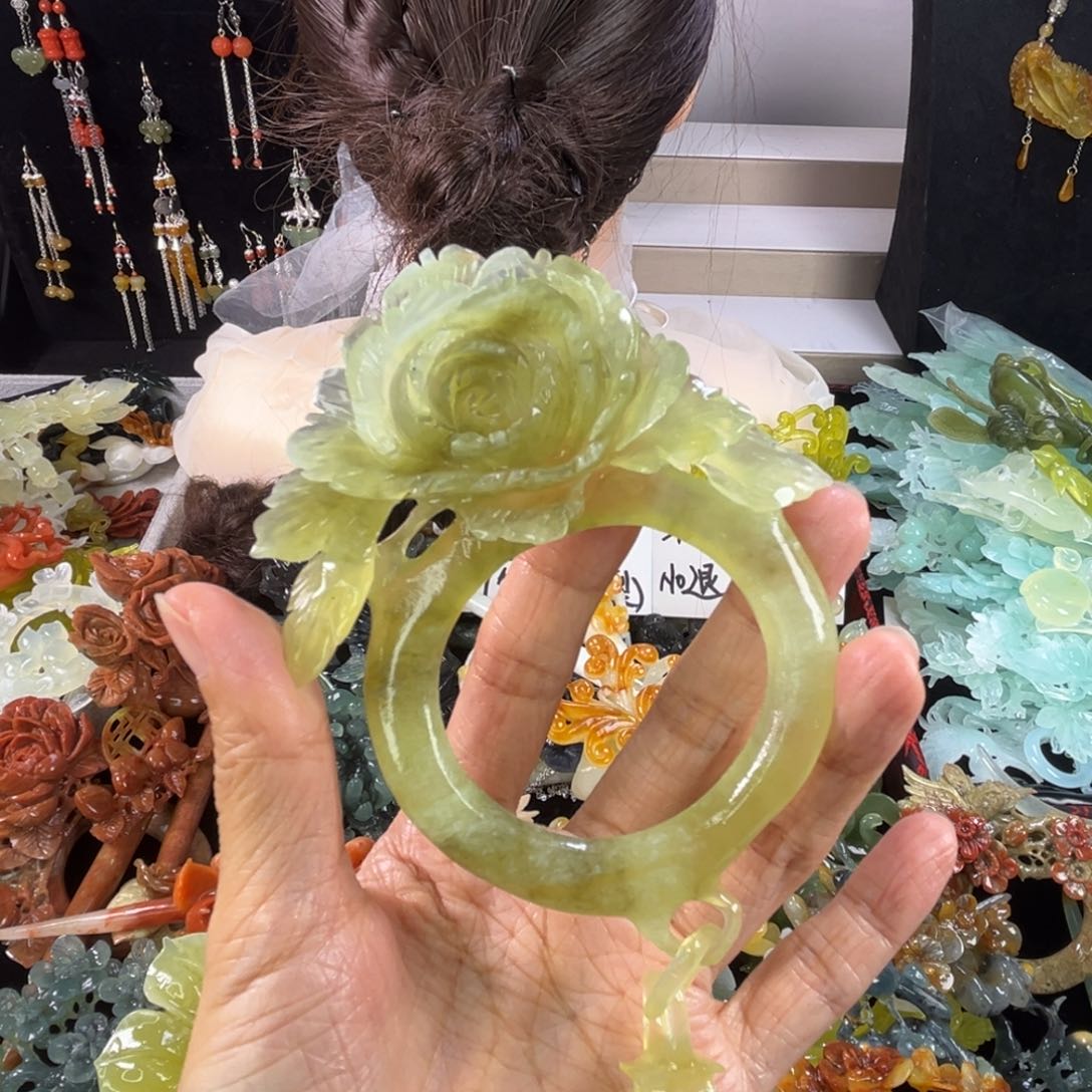 未镶嵌岫玉发饰瑕疵