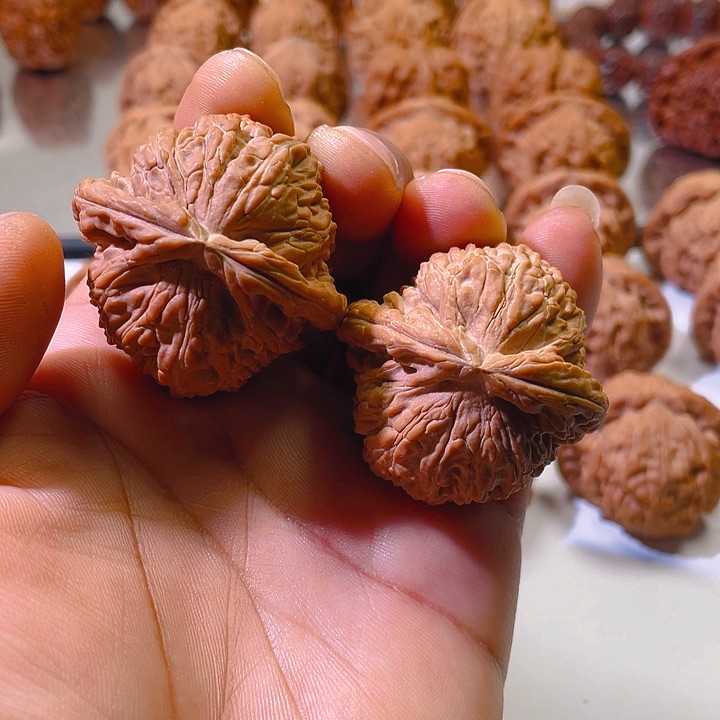 文玩核桃把件枯****?上手不退换