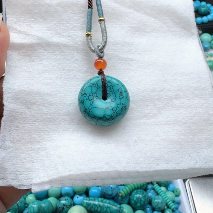 卡24/11绿水草纹平安扣吊坠一枚