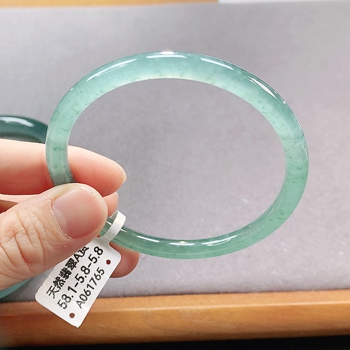 【闪购商品】翡翠手镯（圆镯）未镶嵌