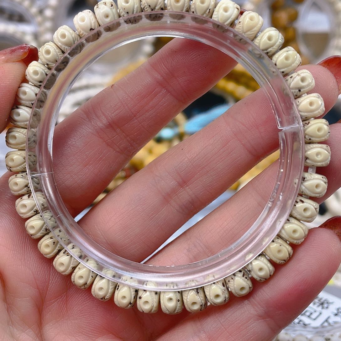 星月菩提手串石玉料骨瓷白雕刻凤眼星月菩提7/5一物一图