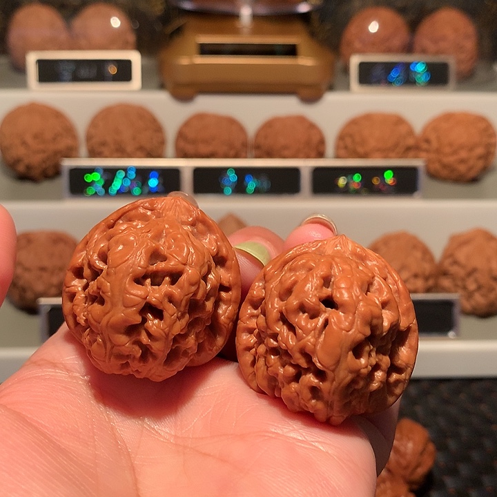 文玩核桃把件金字塔