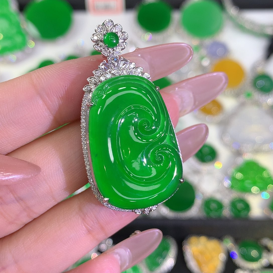 翡翠颈饰18K金镶嵌111111111