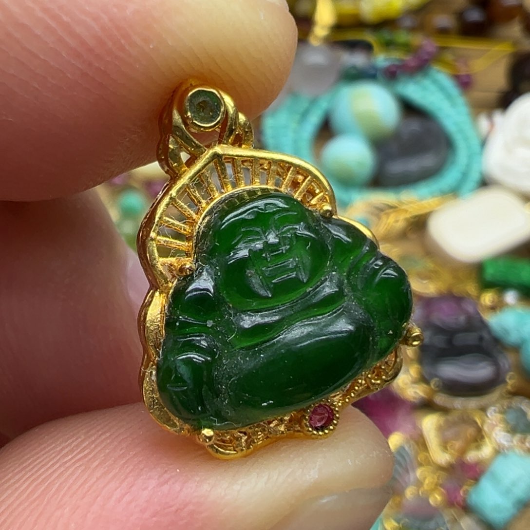 翡翠颈饰18K金镶嵌弥勒佛