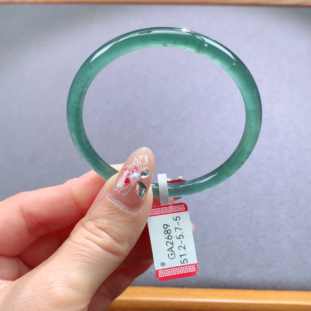 翡翠手镯未镶嵌天然翡翠手镯