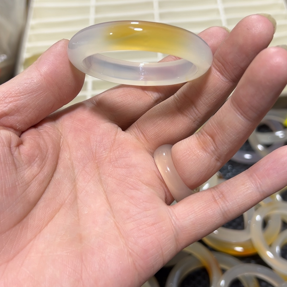 玛瑙/玉髓未镶嵌手镯4849圈有包容1.5