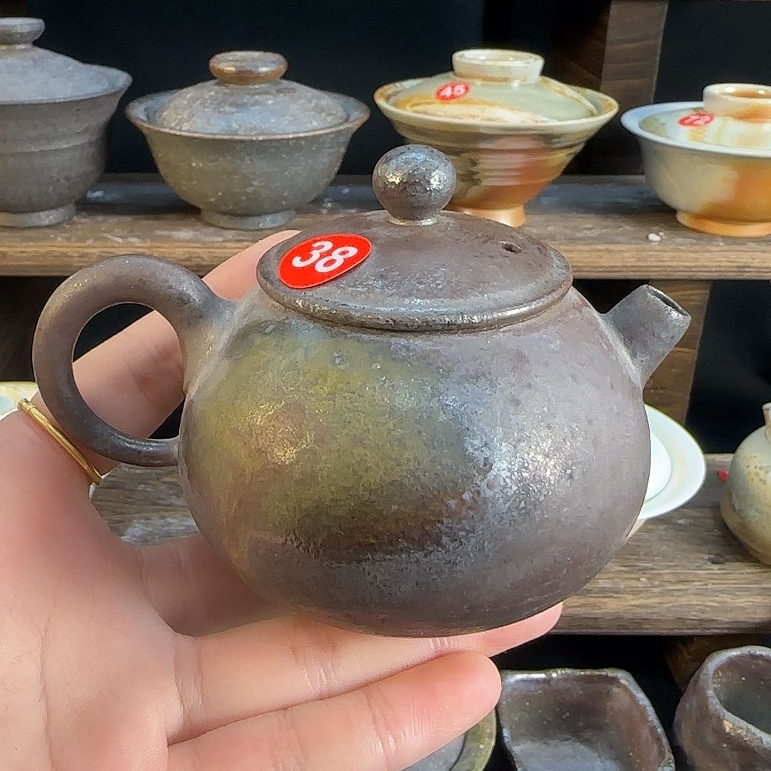 文枫堂纯手工柴烧时**雨正把壶