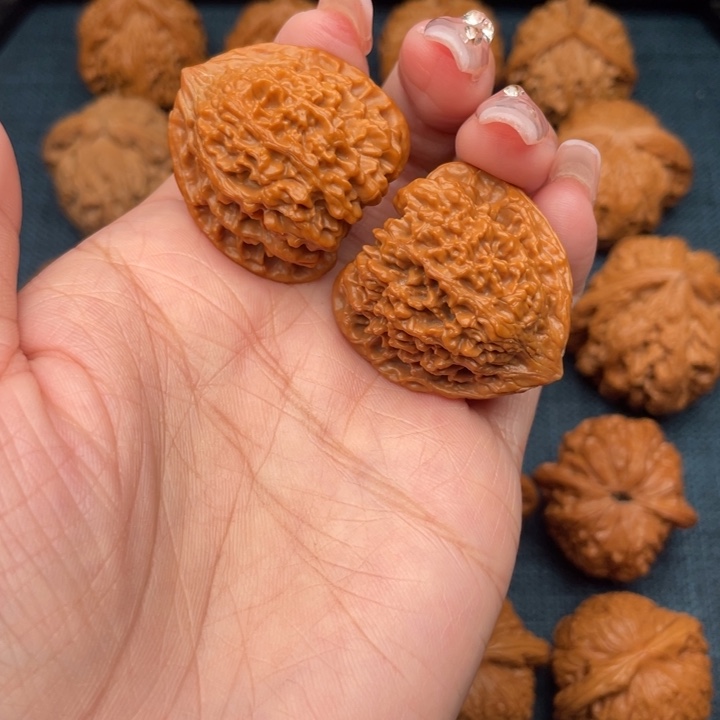 吊坠文玩核桃32全品满天星，小手捻。