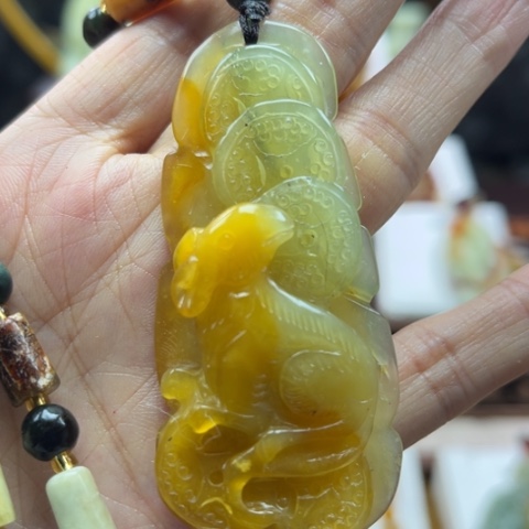岫玉未镶嵌挂件挂件