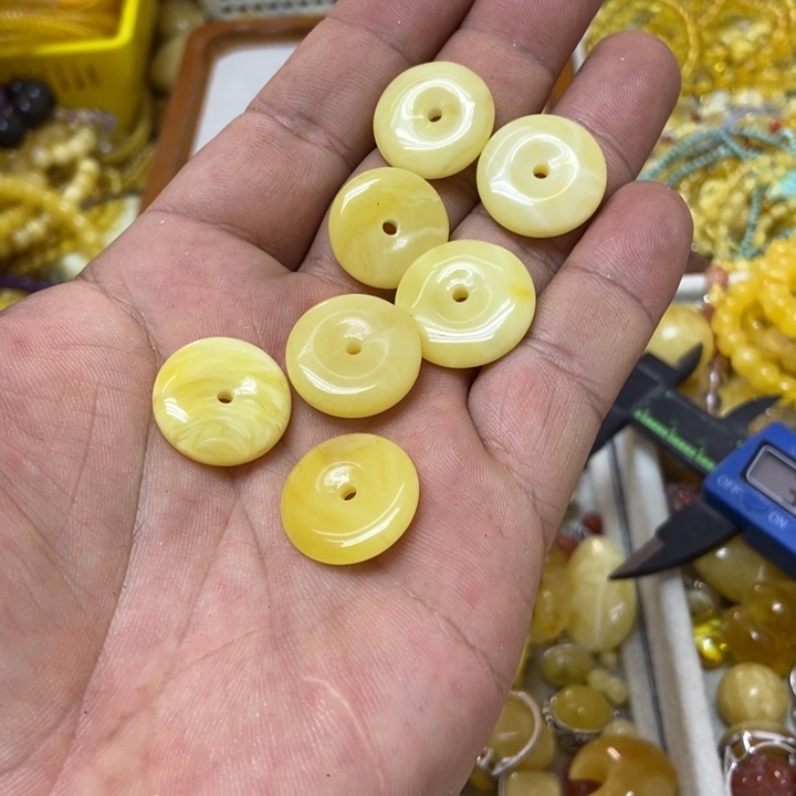 蜜蜡未镶嵌裸石多样性发货其一