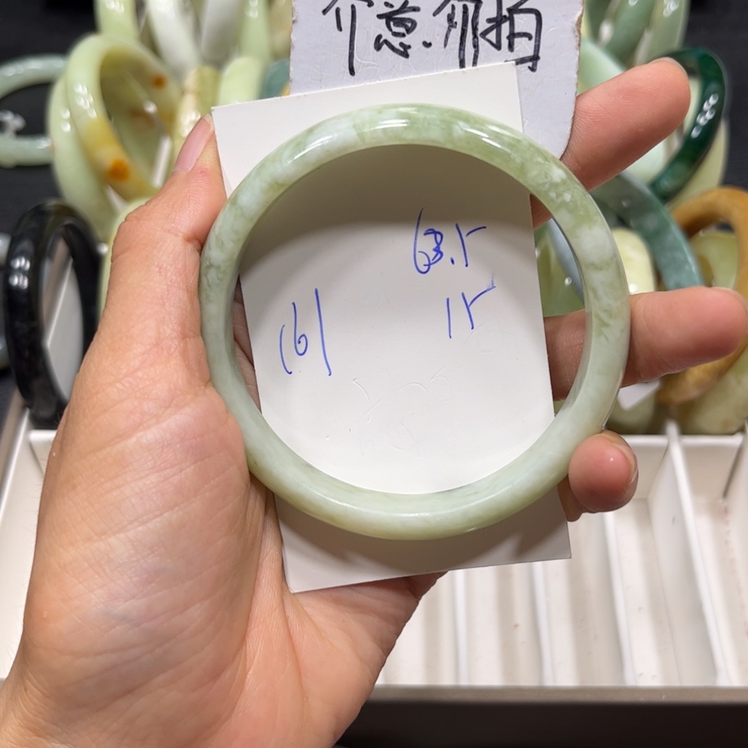 未镶嵌蛇纹石玉手镯