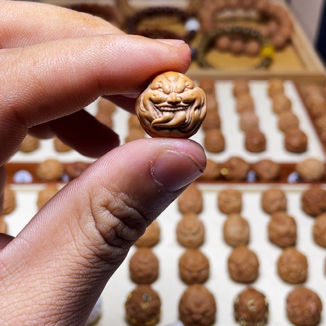 吊坠猴头核桃16左右猴头核桃舔僧瑕疵