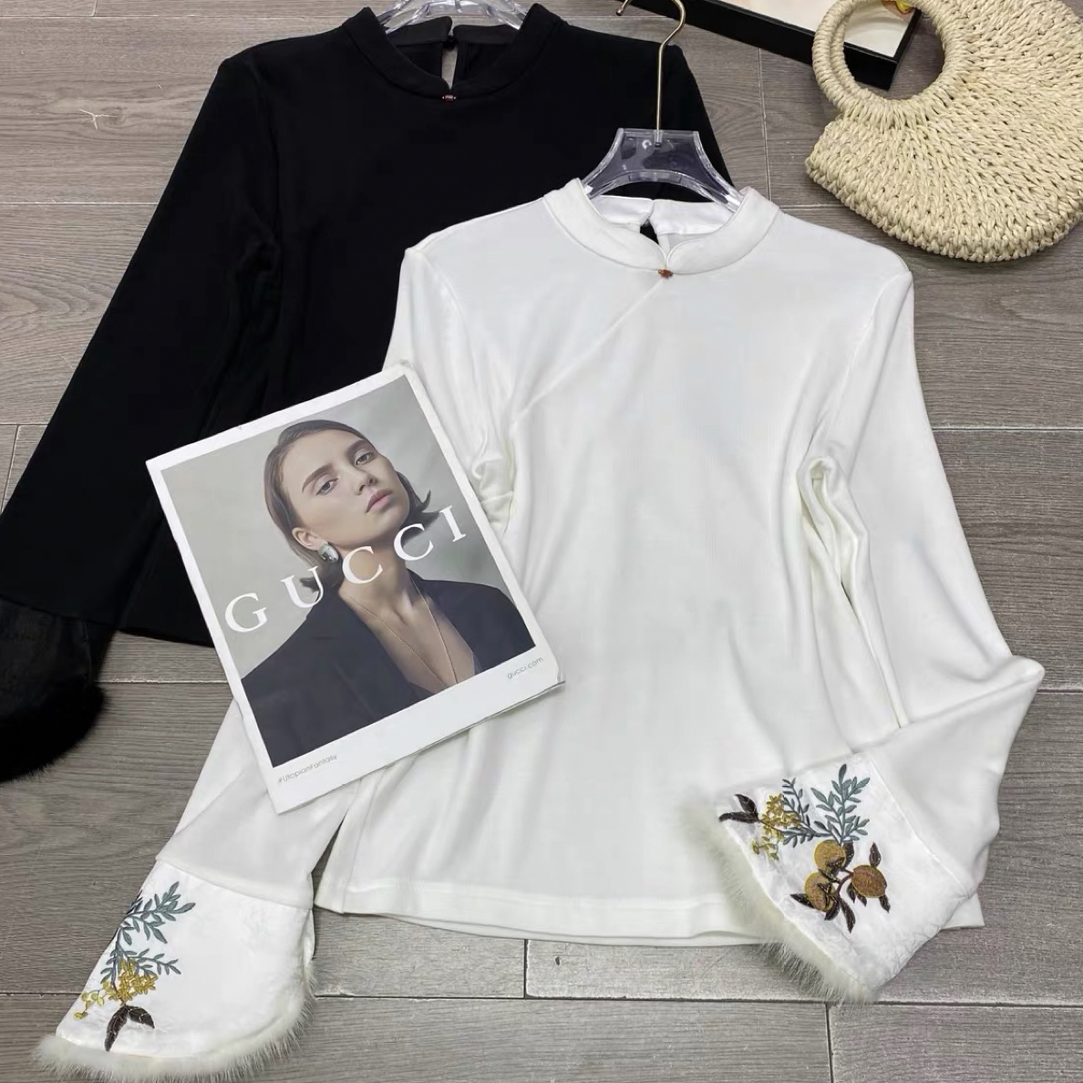 【月月国风馆】新中式刺绣加绒半高领修身显瘦保暖打底衫女秋冬