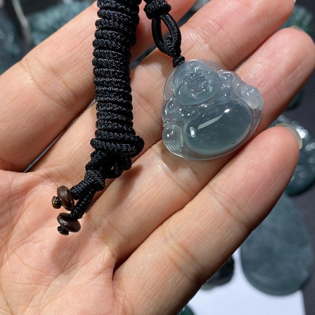 翡翠未镶嵌颈饰佛公