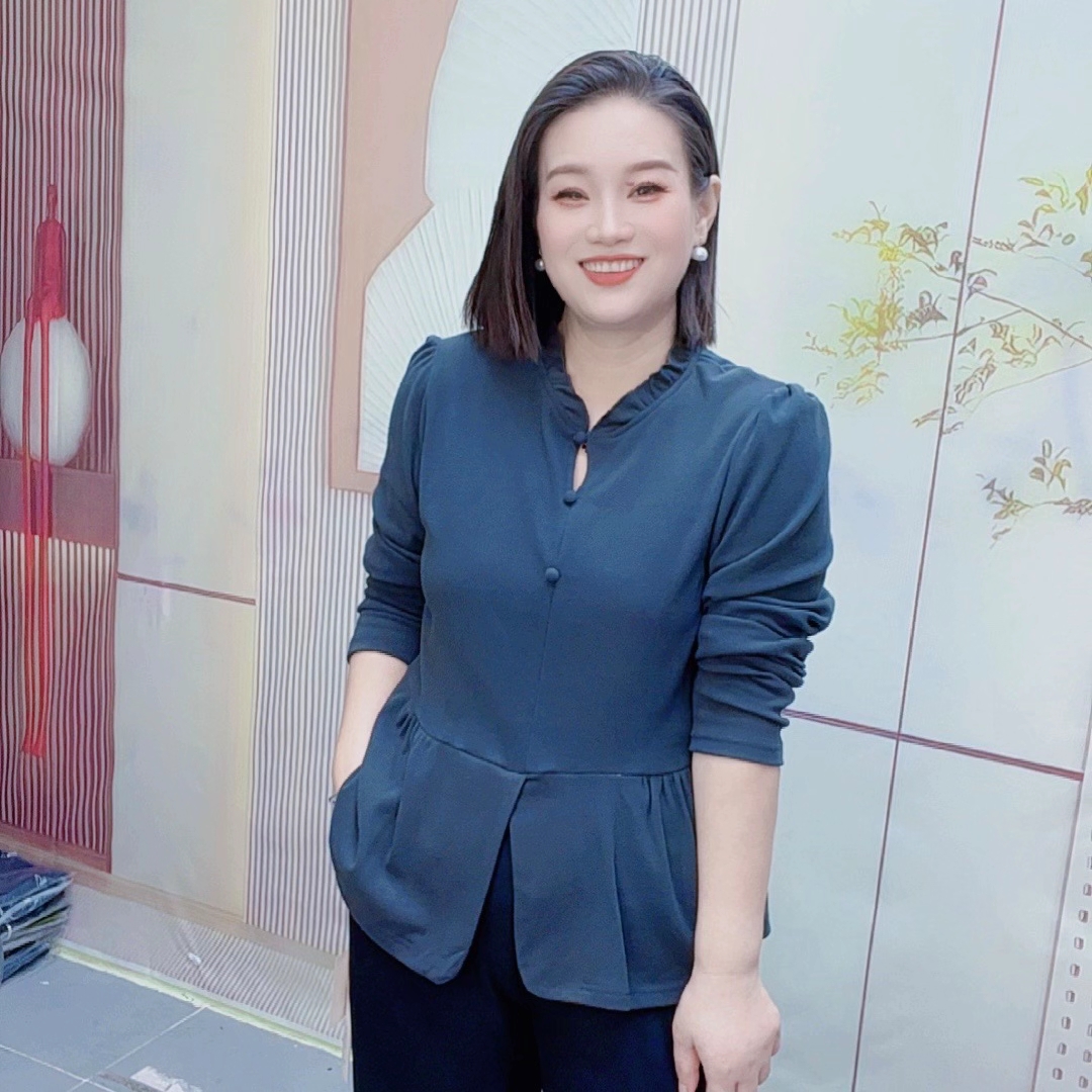 《秋季  新款》新款时尚简约设计百搭半开扣款上衣