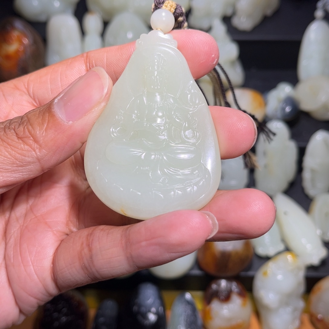 和田玉颈饰未镶嵌失***心