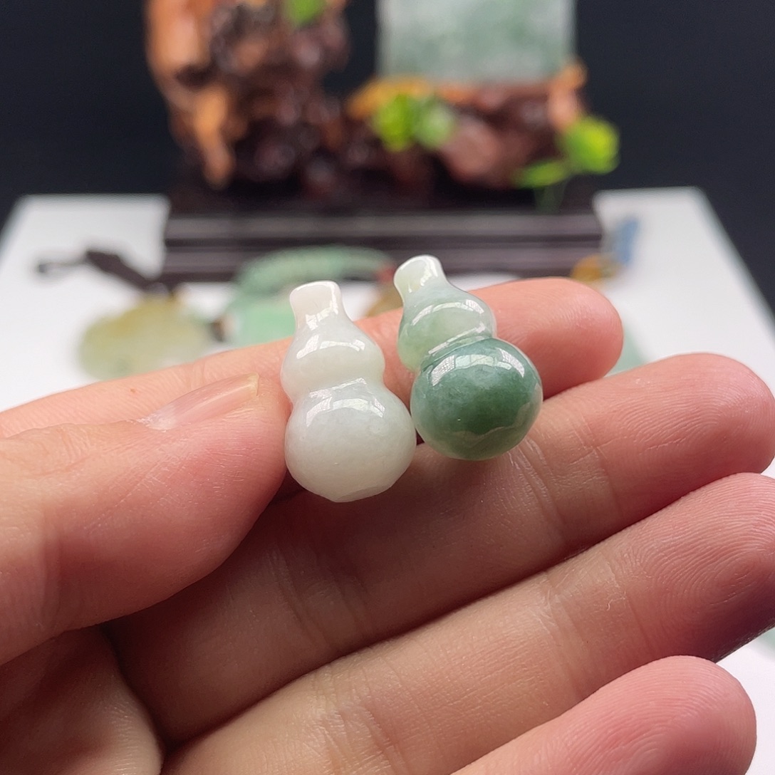 翡翠未镶嵌颈饰随机发