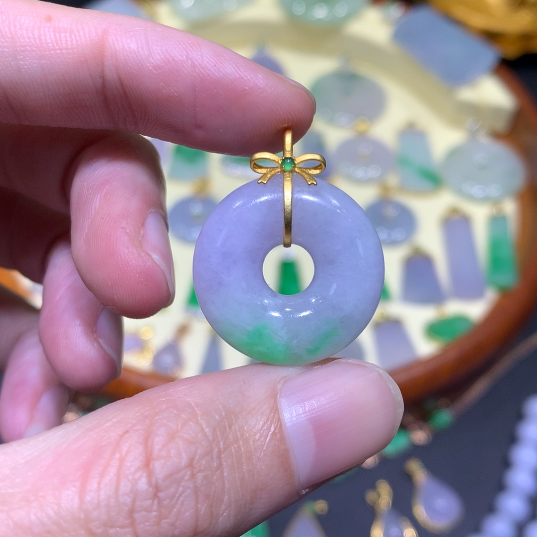 翡翠吊坠(不含链)18K金镶嵌