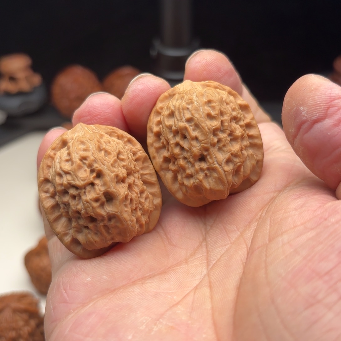 文玩核桃吊坠知足常乐