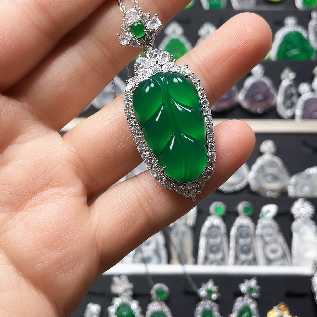 玛瑙/玉髓颈饰合金