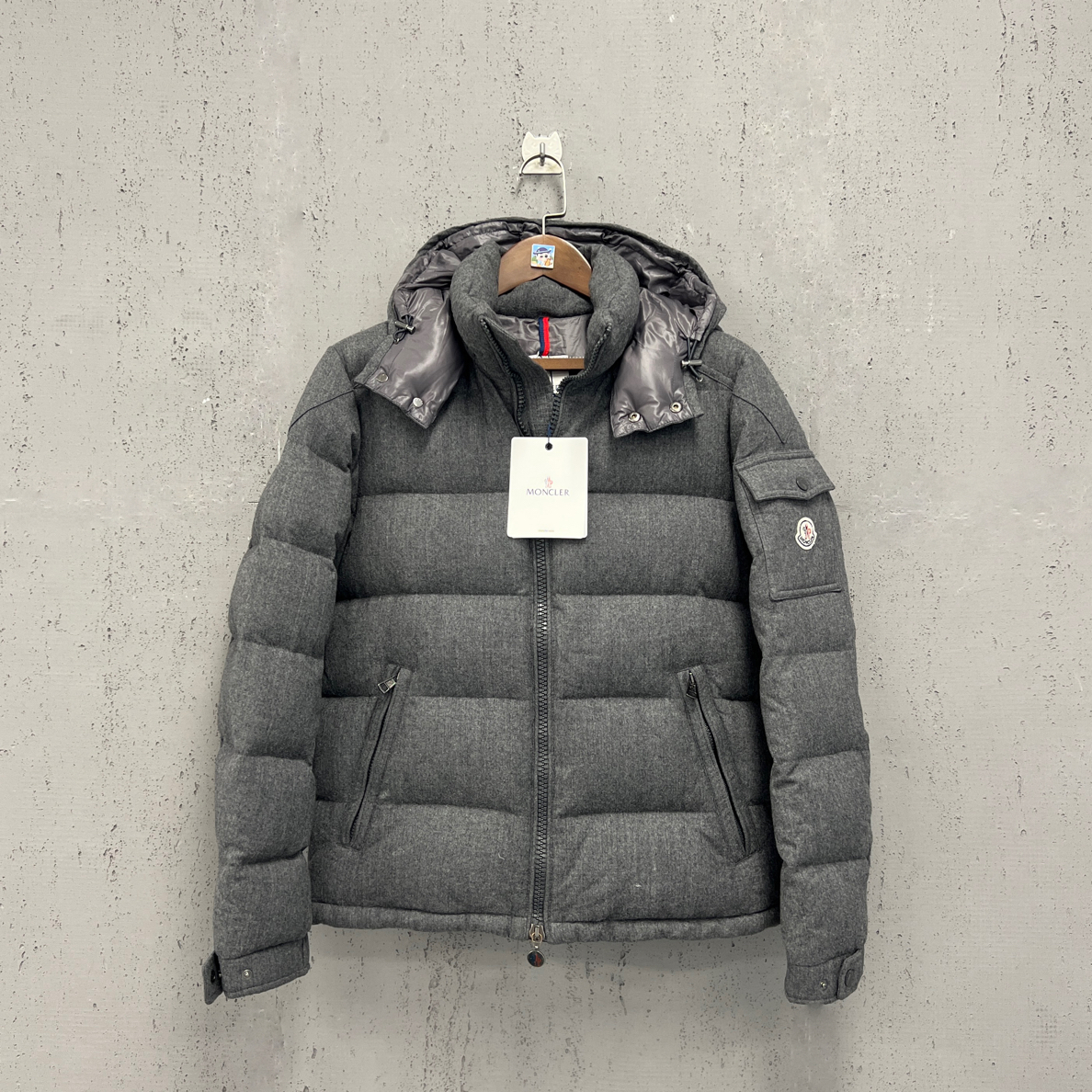 99新 MONCLER moncler蒙口灰色羊毛厚款戴帽羽绒服3码
