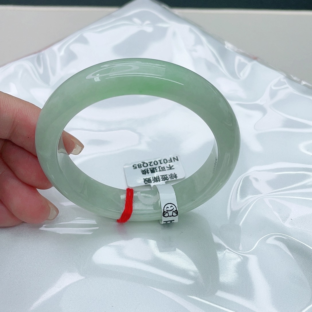 翡翠手镯未镶嵌正54