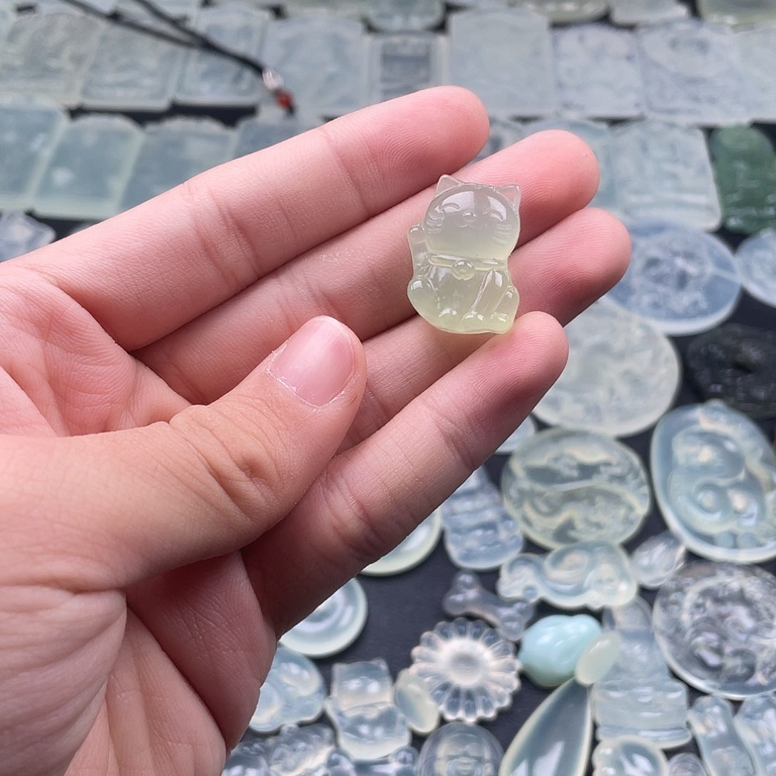 蛇纹石玉吊坠(赠链)未镶嵌