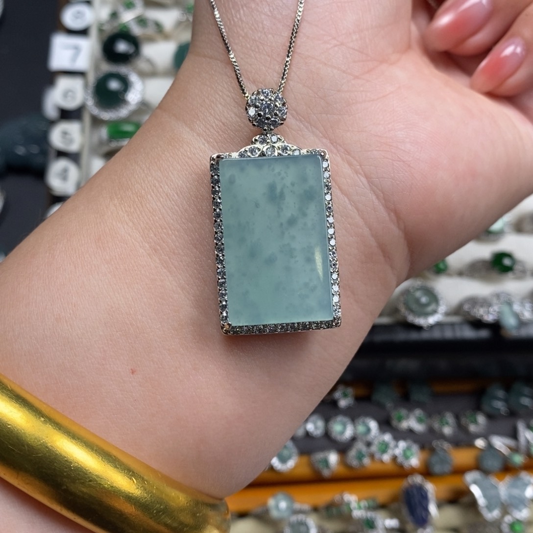 未镶嵌挂件翡翠翡翠