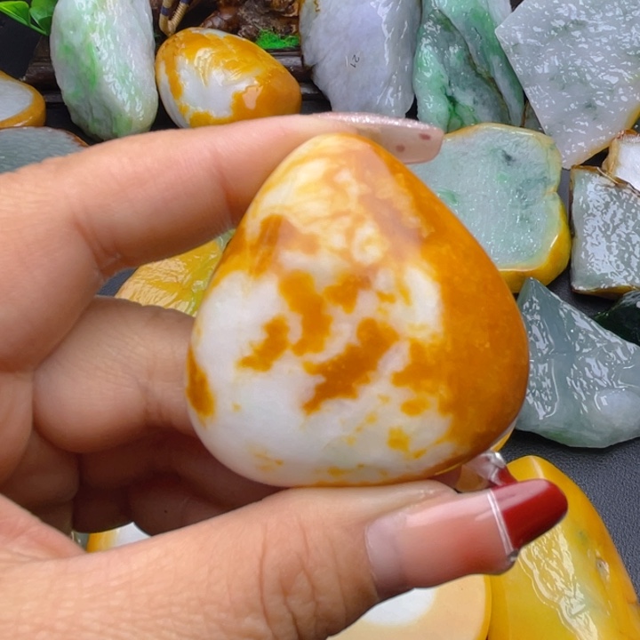 翡翠挂件未镶嵌翡翠