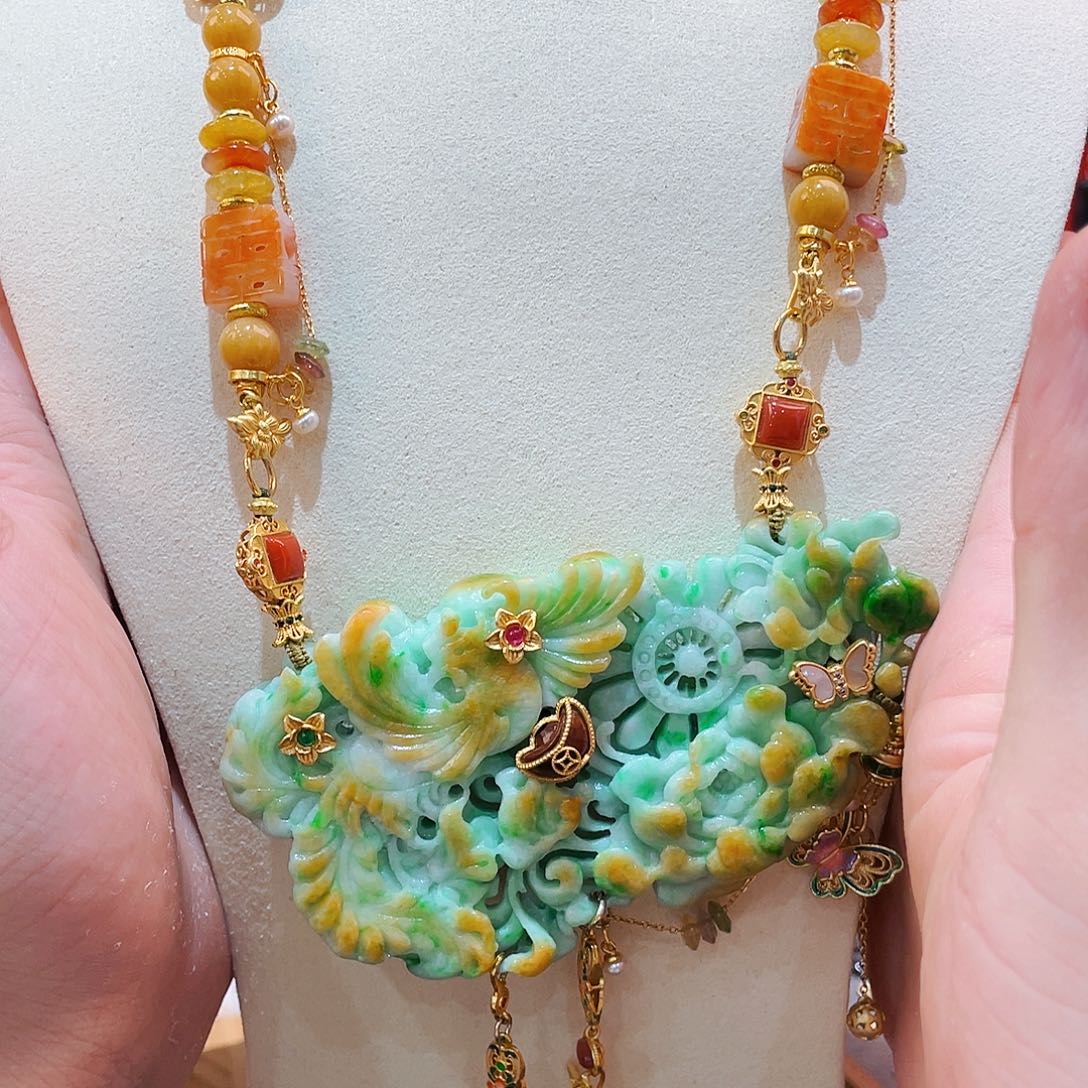 翡翠颈饰未镶嵌翡翠