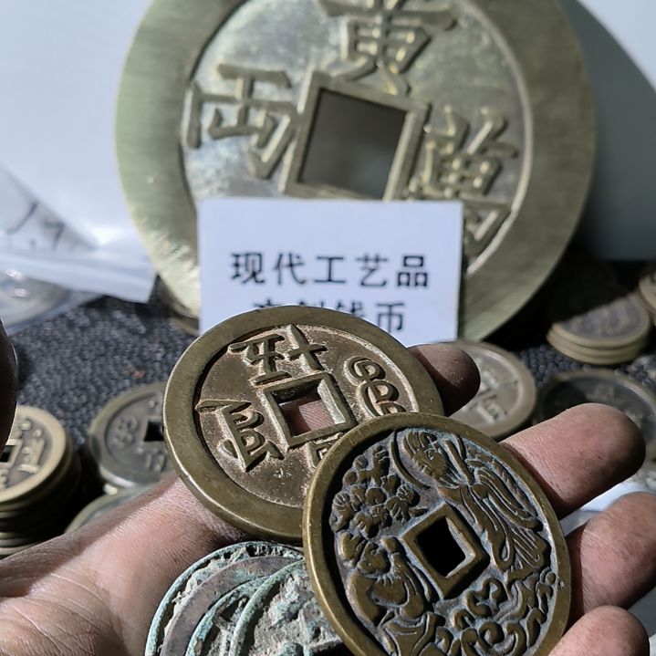 人****案翻砂铸造现代工艺品
