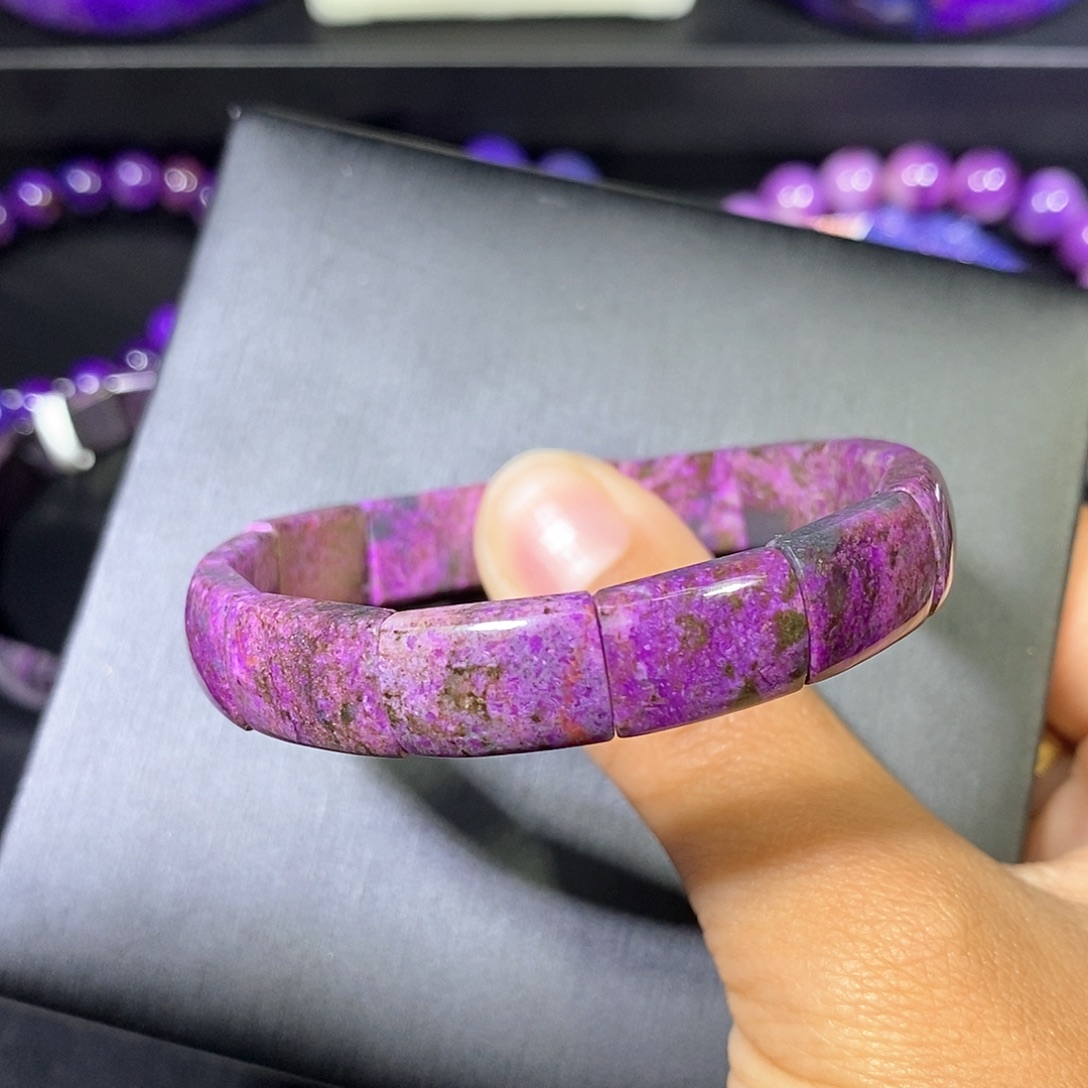 星***玥苏纪石（舒俱来）未镶嵌南非舒俱来咖皮艳桃红镯排