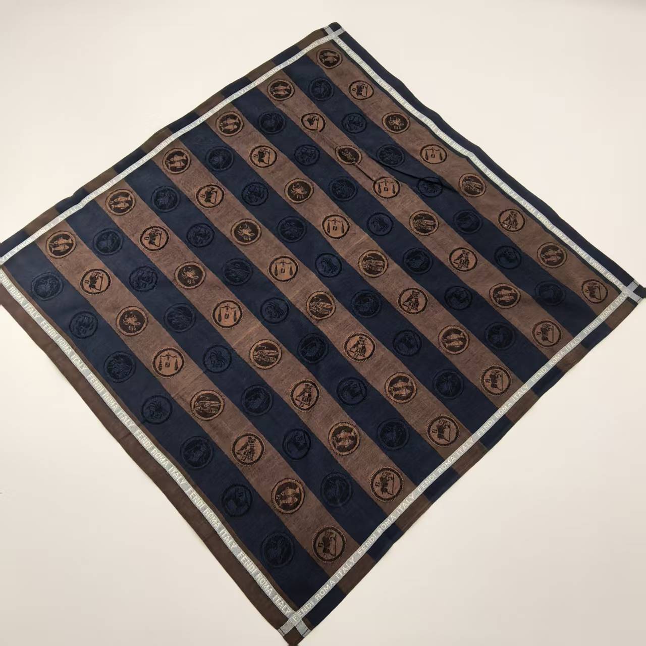 95新 FENDI/芬迪 海囤/芬迪/丝巾/yy14030