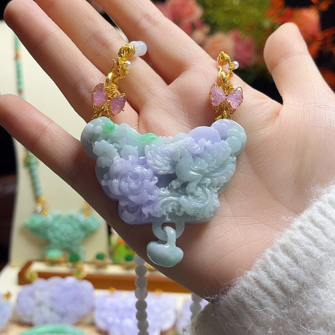 翡翠颈饰未镶嵌紫