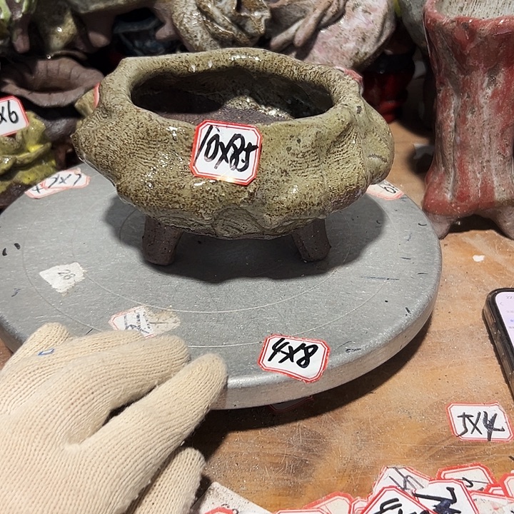 粗陶花盆，现在都不一样